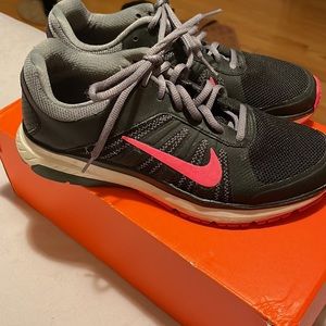 Women’s Nike Dart Running Shoe Size 8